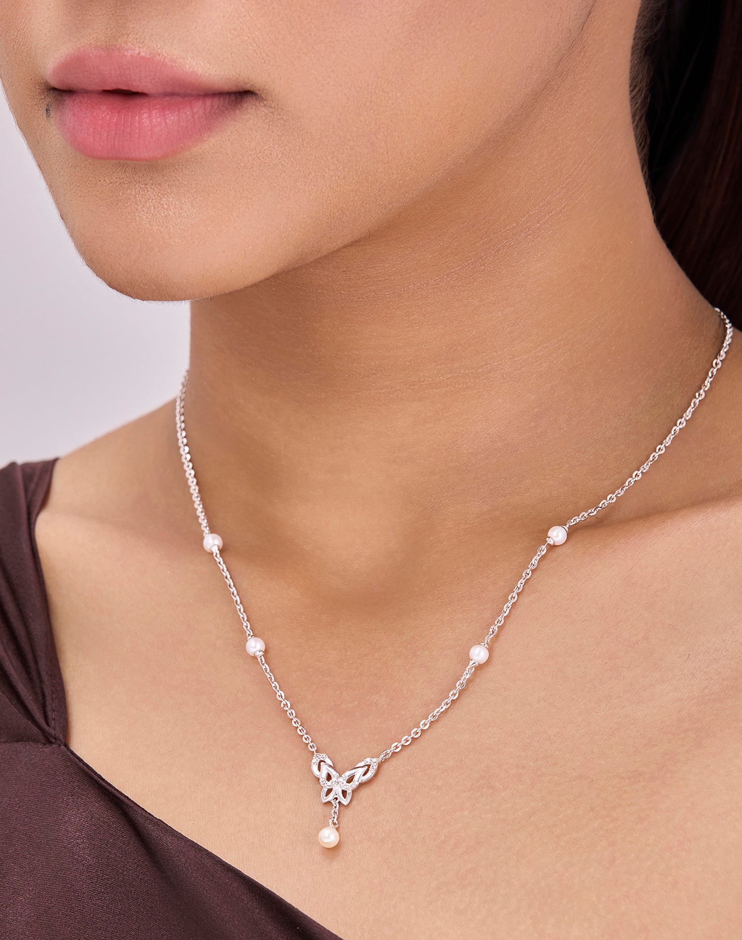 Silver Flutter Pearl Pendant Chain