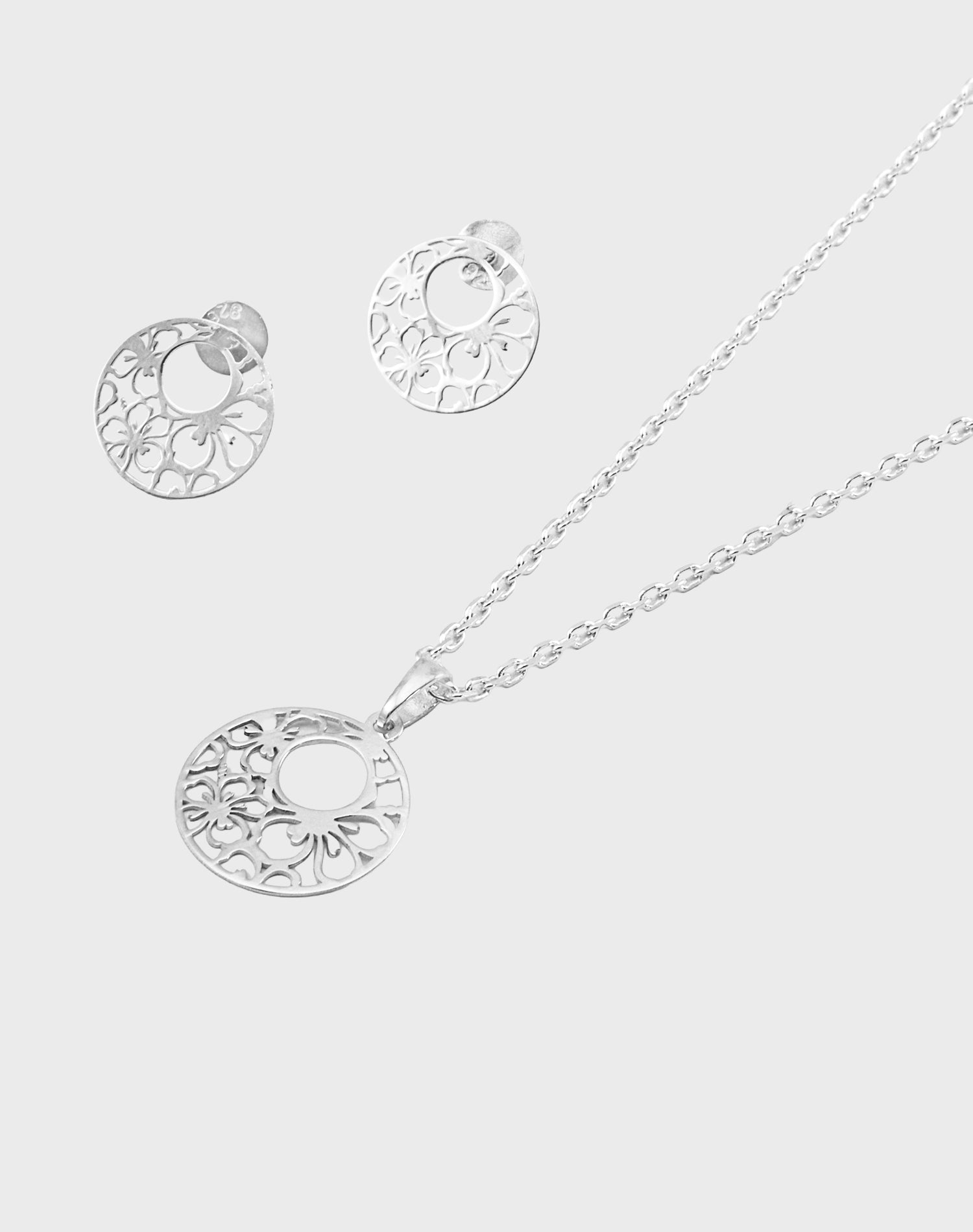 Silver Ornate Circle Pendant Set