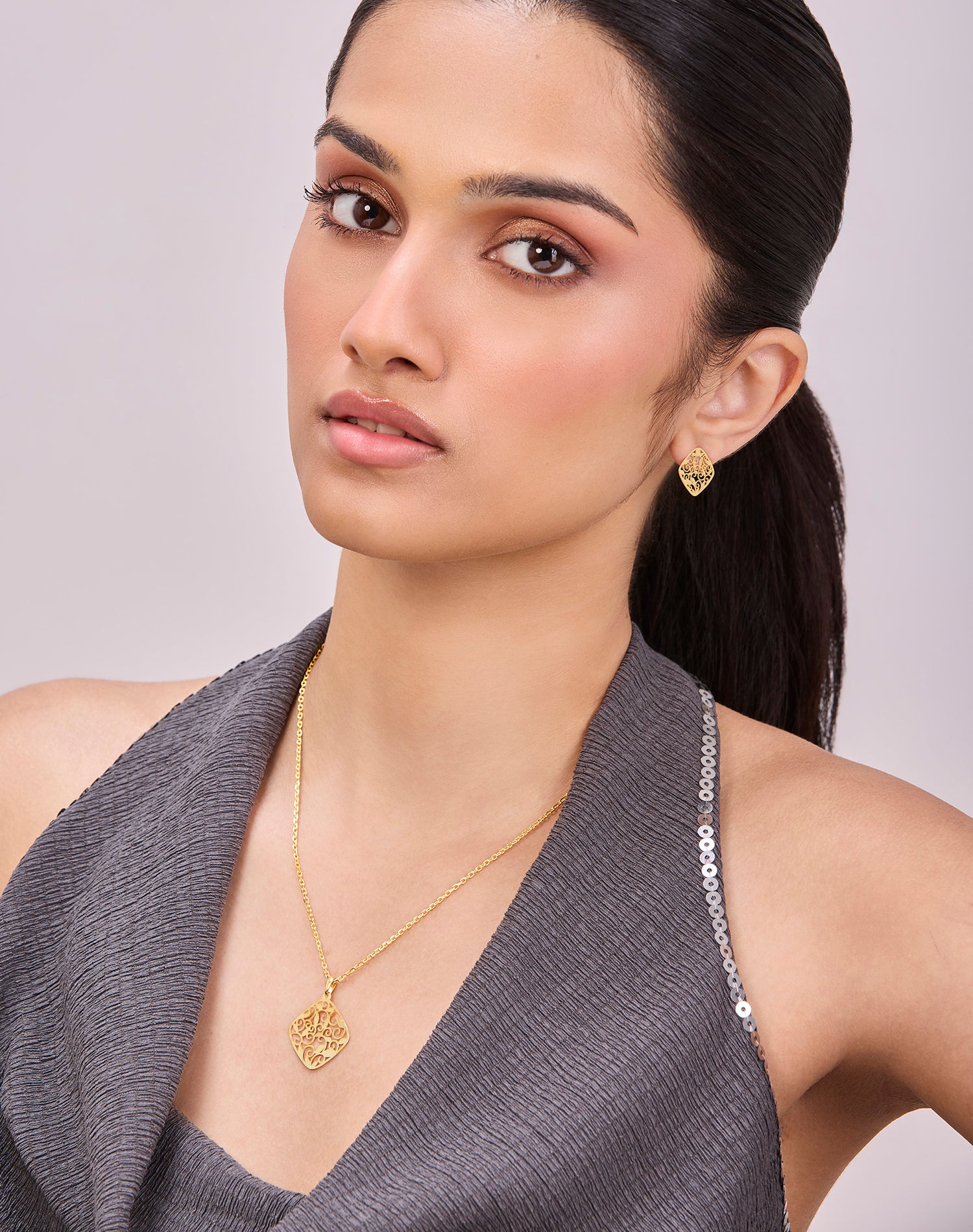 Gold Statement in Details Pendant Set