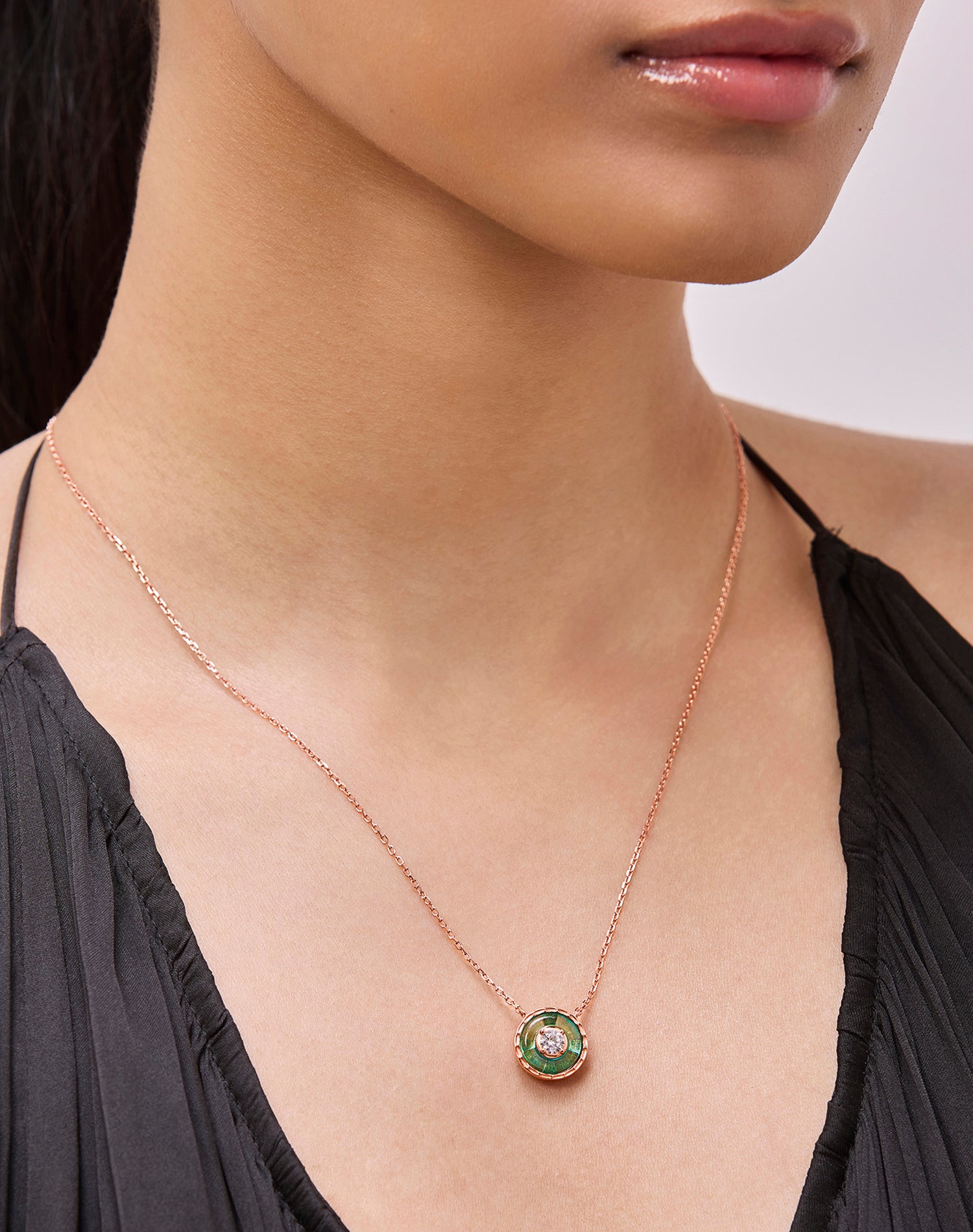 Rose Orbis Verde Pendant Chain