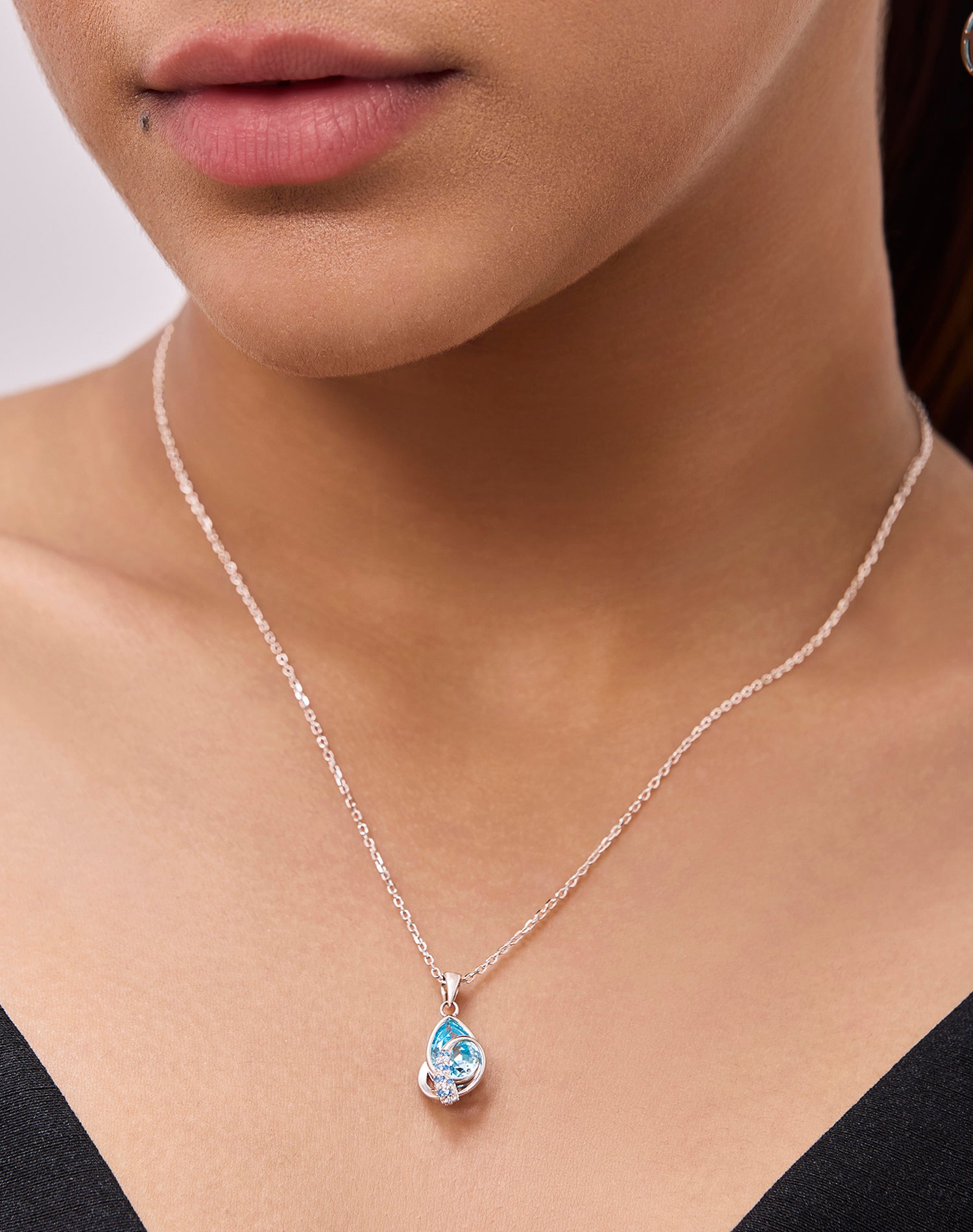 Silver Aqua Veil Pendant Chain