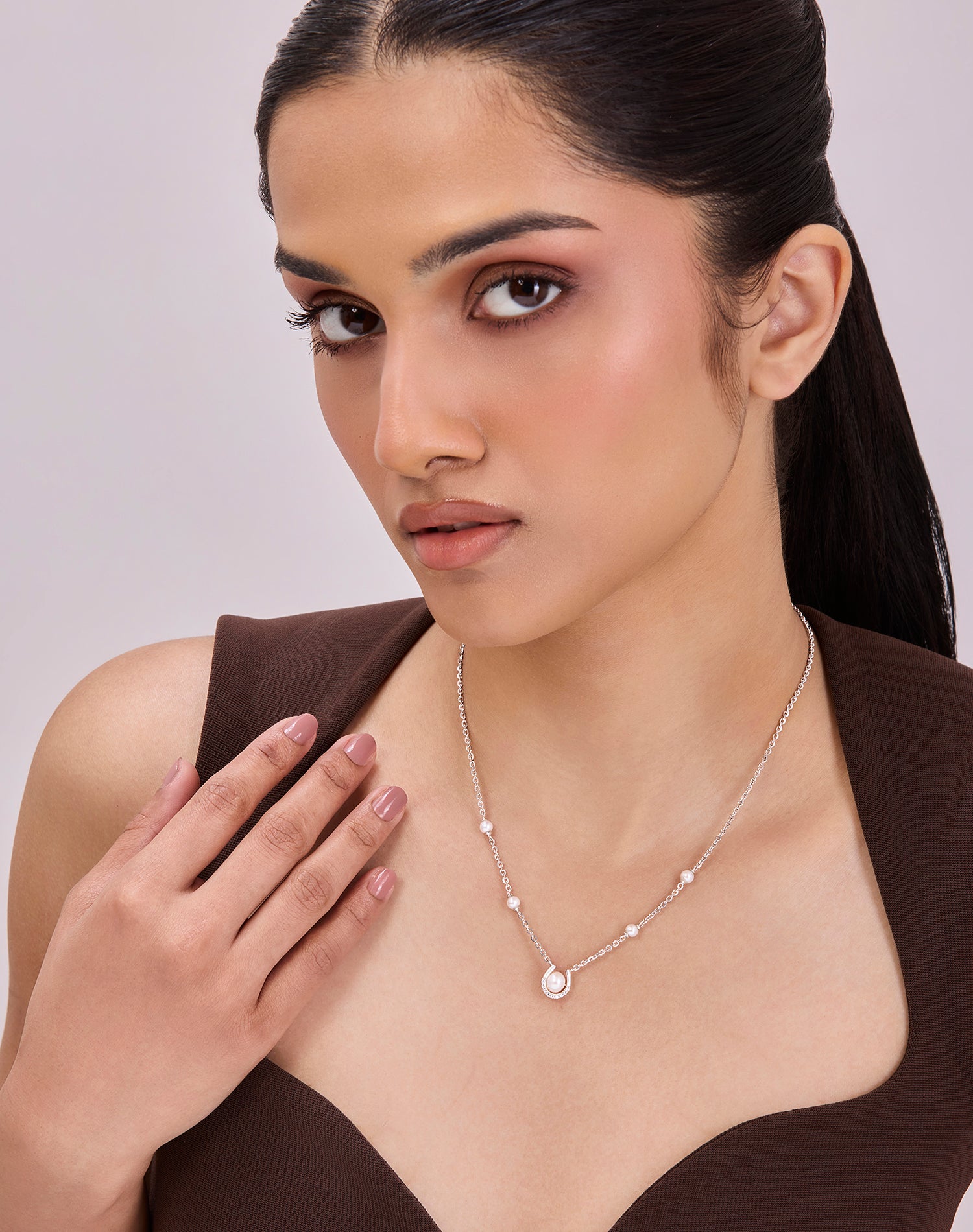 Silver Horseshoe Pearl Pendant chain
