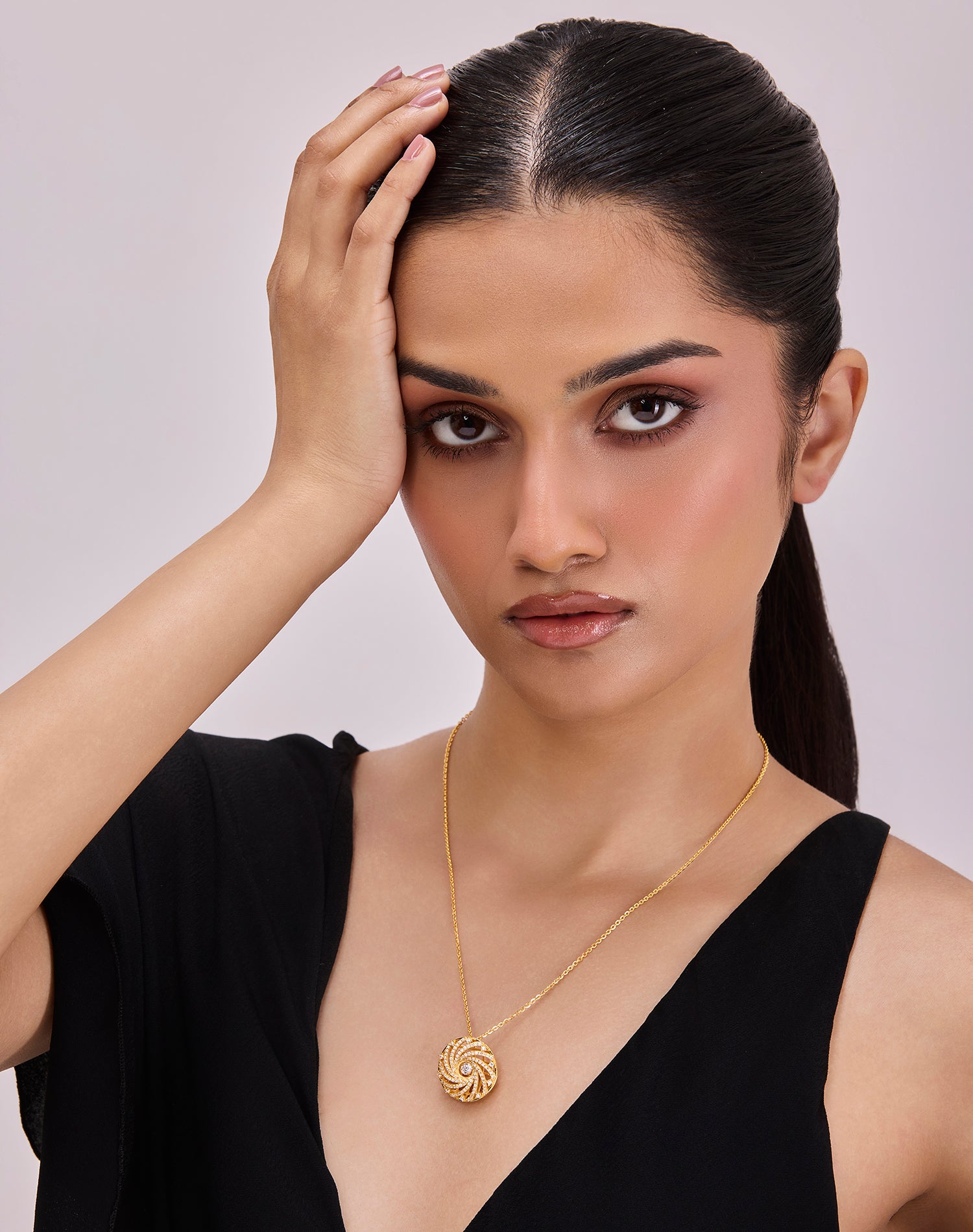 Gold Motion Dancing Diamond Pendant Chain